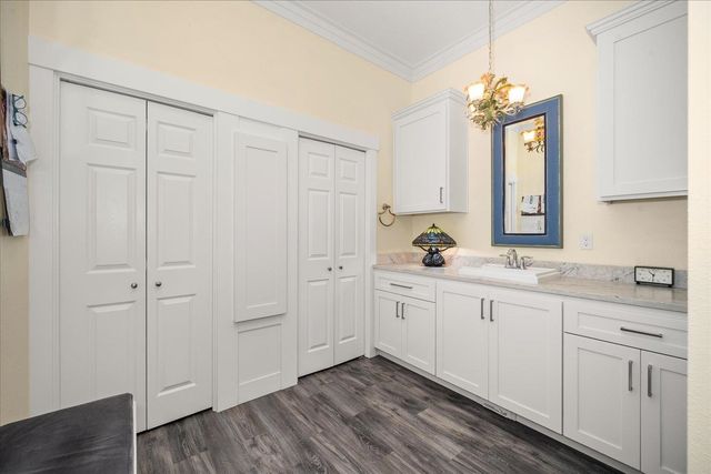 2107 E Peachtree Ct, Spokane, WA 99203