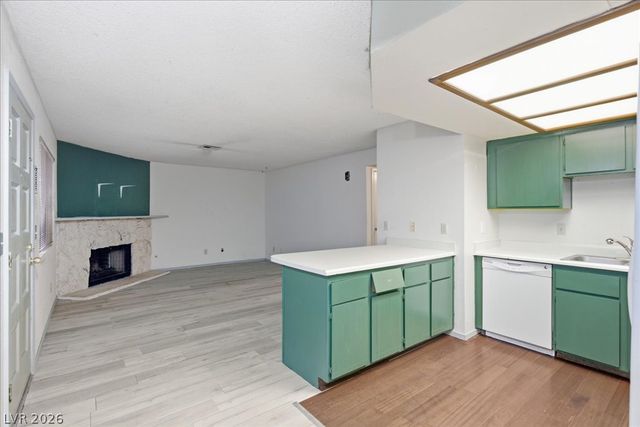 753 Rock Springs Drive 102, Las Vegas, NV 89128