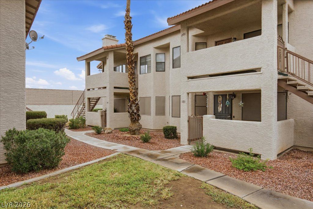 753 Rock Springs Drive 102, Las Vegas, NV 89128 — photo 4