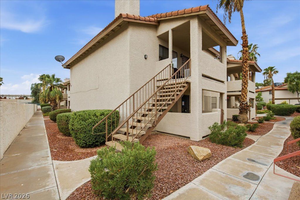 753 Rock Springs Drive 102, Las Vegas, NV 89128 — photo 5