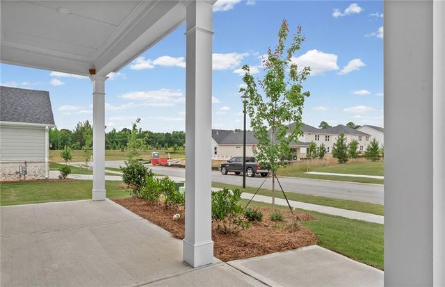 137 Kenney Way, Locust Grove, GA 30248