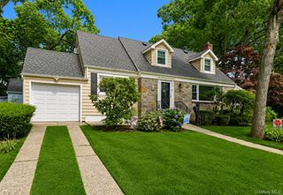 39 Alice Avenue, Merrick, NY 11566