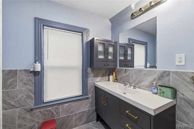 1802 Cleveland Avenue, Niagara Falls, NY 14305