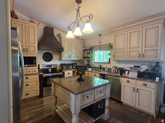 2443 N 950 W, Layton, UT 84041