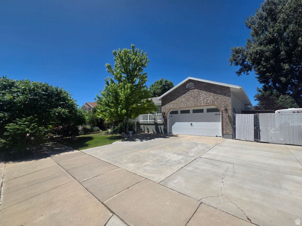 2443 N 950 W, Layton, UT 84041