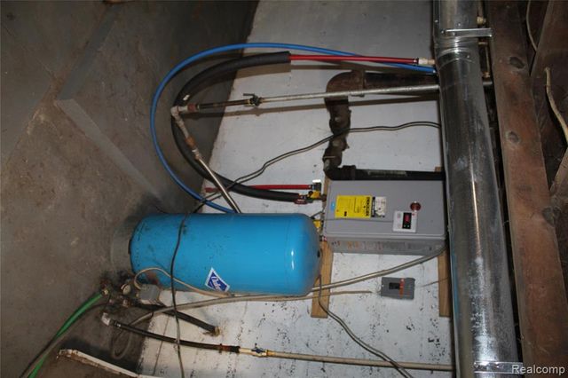 1287 E Mount Morris Road, Mount Morris, MI 48458