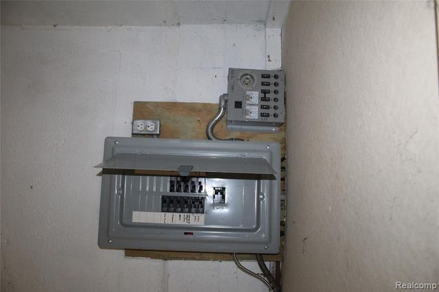 1287 E Mount Morris Road, Mount Morris, MI 48458