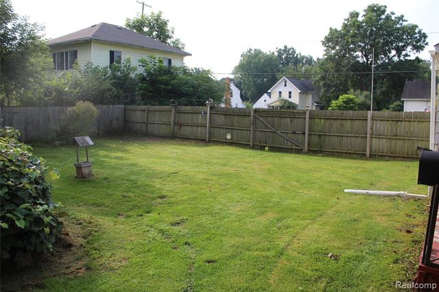 1287 E Mount Morris Road, Mount Morris, MI 48458