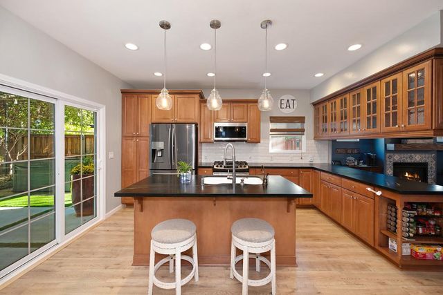 3661 24th St, Sacramento, CA 95818