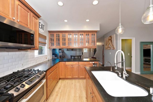 3661 24th St, Sacramento, CA 95818