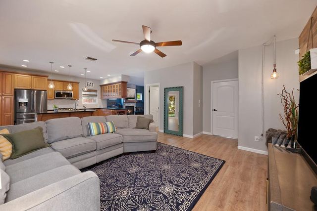 3661 24th St, Sacramento, CA 95818