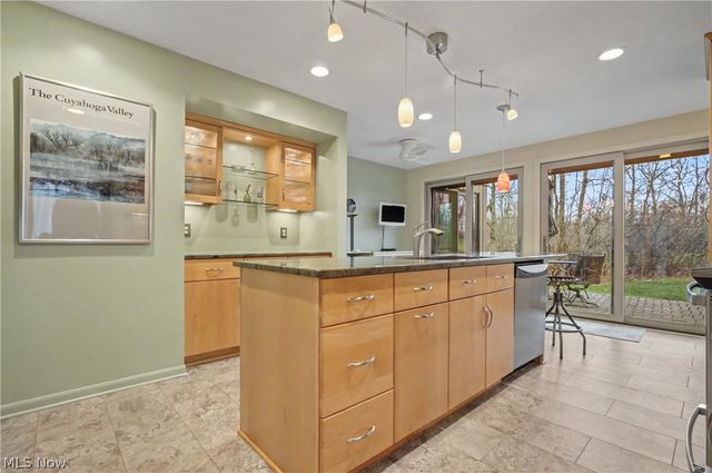 716-7 Claridge Lane, Aurora, OH 44202