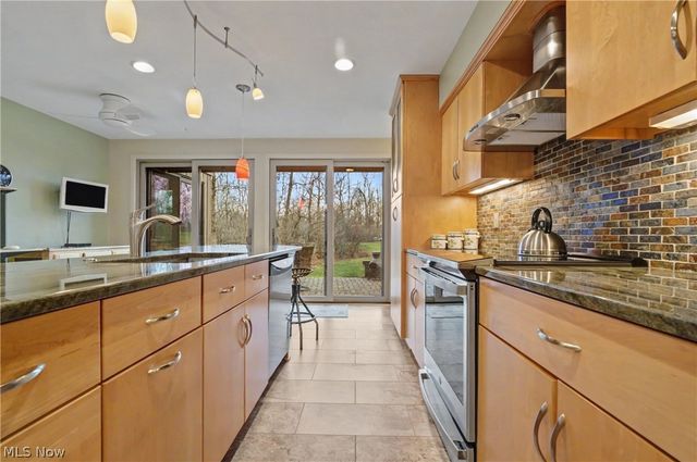 716-7 Claridge Lane, Aurora, OH 44202