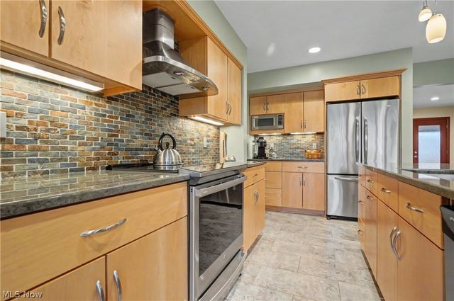 716-7 Claridge Lane, Aurora, OH 44202