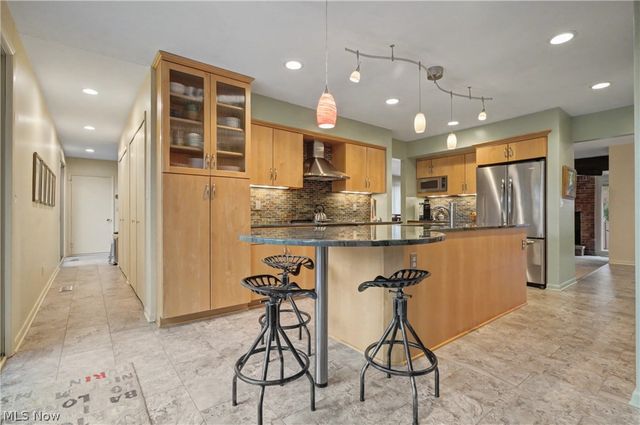 716-7 Claridge Lane, Aurora, OH 44202