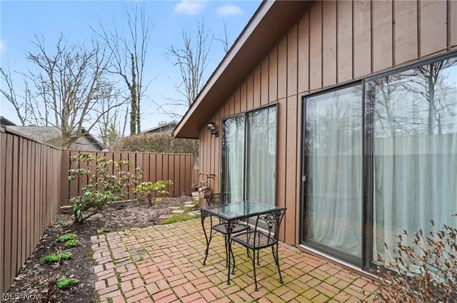 716-7 Claridge Lane, Aurora, OH 44202