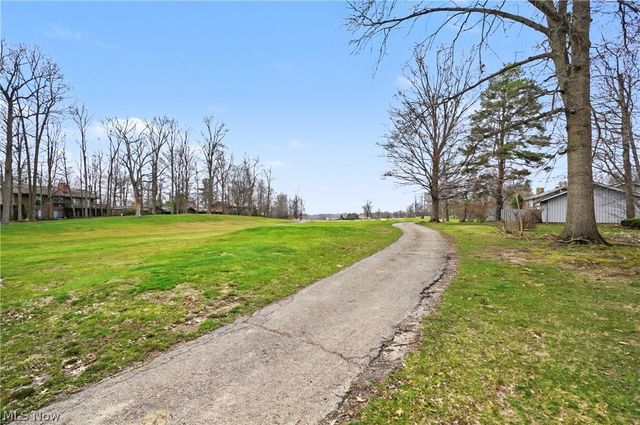 716-7 Claridge Lane, Aurora, OH 44202