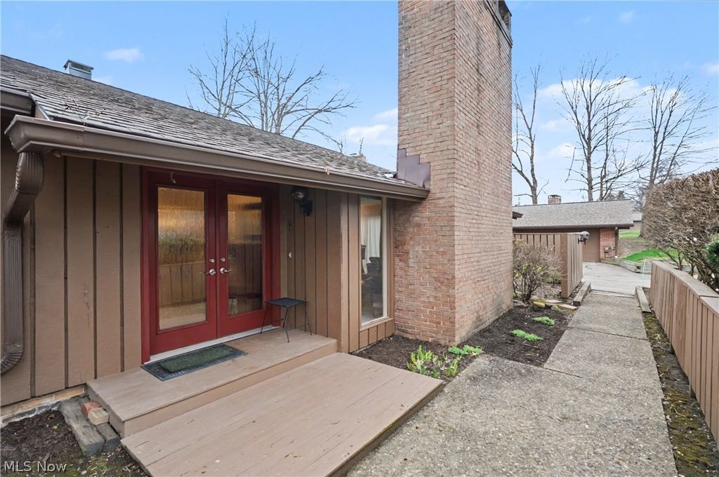 716-7 Claridge Lane, Aurora, OH 44202