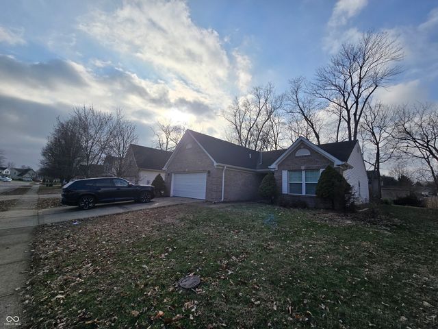 654 Shortleaf Drive, Avon, IN 46123