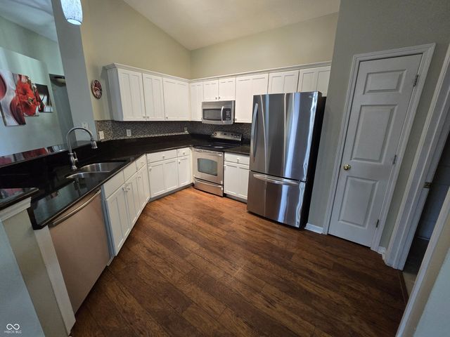 654 Shortleaf Drive, Avon, IN 46123