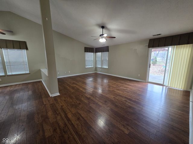 654 Shortleaf Drive, Avon, IN 46123