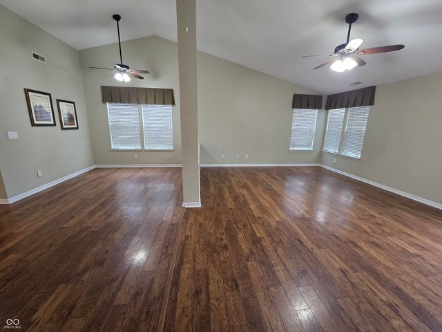 654 Shortleaf Drive, Avon, IN 46123