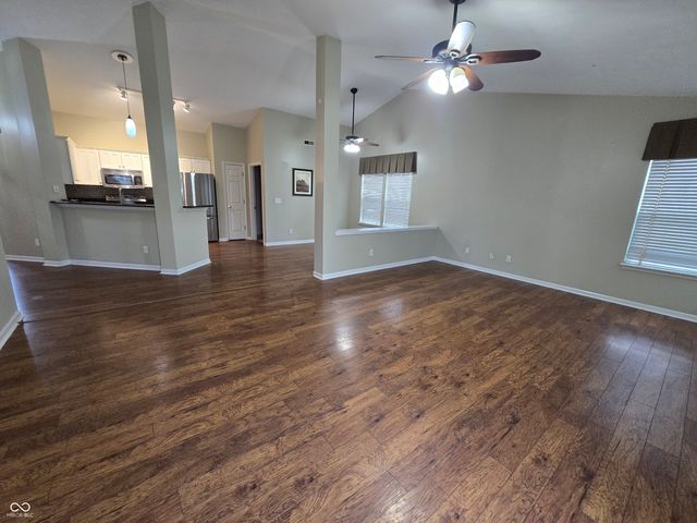 654 Shortleaf Drive, Avon, IN 46123