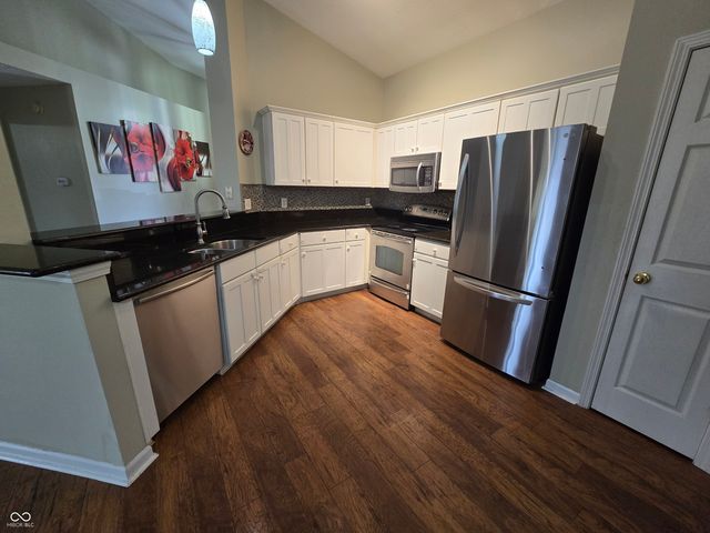 654 Shortleaf Drive, Avon, IN 46123