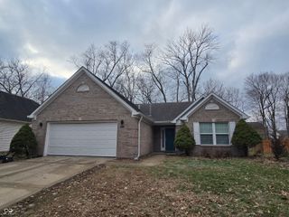 654 Shortleaf Drive, Avon, IN 46123