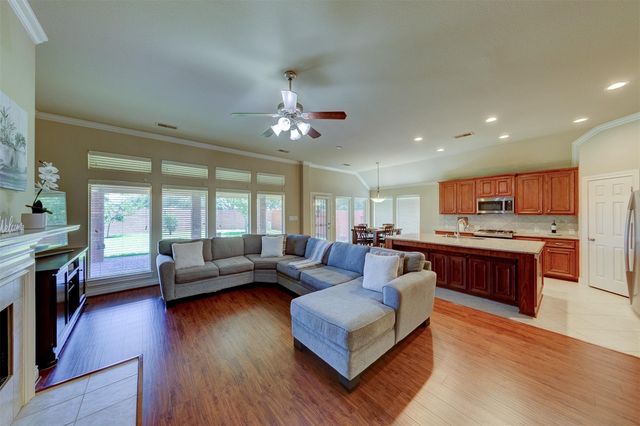 13506 White Cloud Court, Pearland, TX 77584