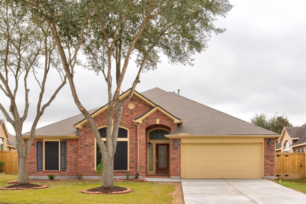 13506 White Cloud Court, Pearland, TX 77584