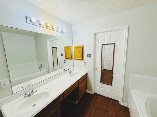 2471 Brandy Mill Rd, Houston, TX 77067