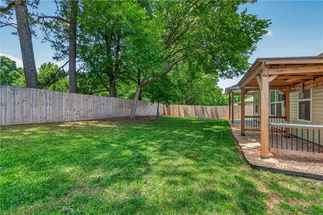 2941 W Emil Drive, Fayetteville, AR 72704