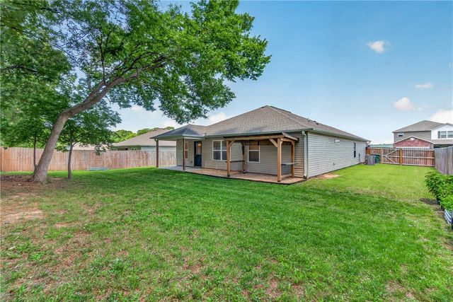 2941 W Emil Drive, Fayetteville, AR 72704