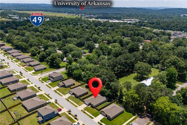 2941 W Emil Drive, Fayetteville, AR 72704