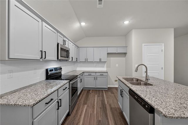2941 W Emil Drive, Fayetteville, AR 72704