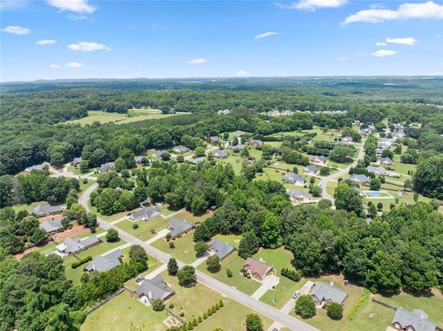 198 Blue Grass Drive, Jefferson, GA 30549