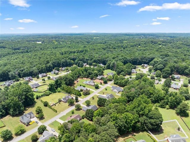 198 Blue Grass Drive, Jefferson, GA 30549