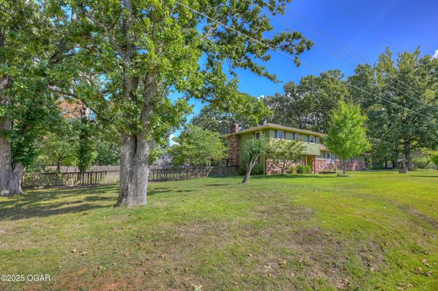 4511 Hickory Lane, Joplin, MO 64804