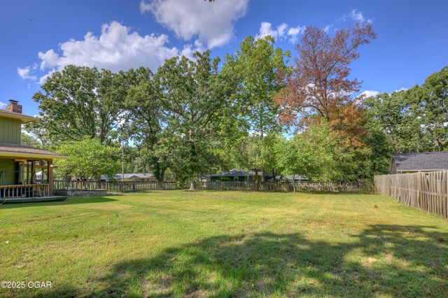 4511 Hickory Lane, Joplin, MO 64804