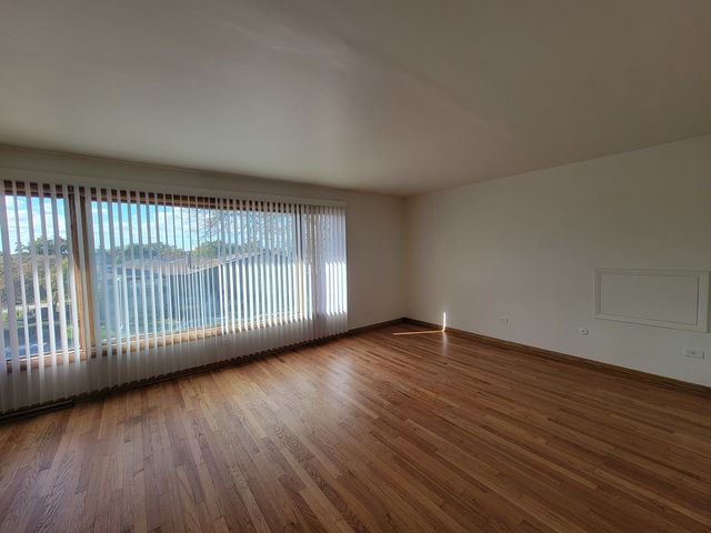 9225 S Cregier Avenue S 2, Chicago, IL 60617