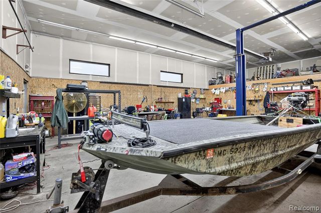 4057 Commerce Drive, Flushing, MI 48433