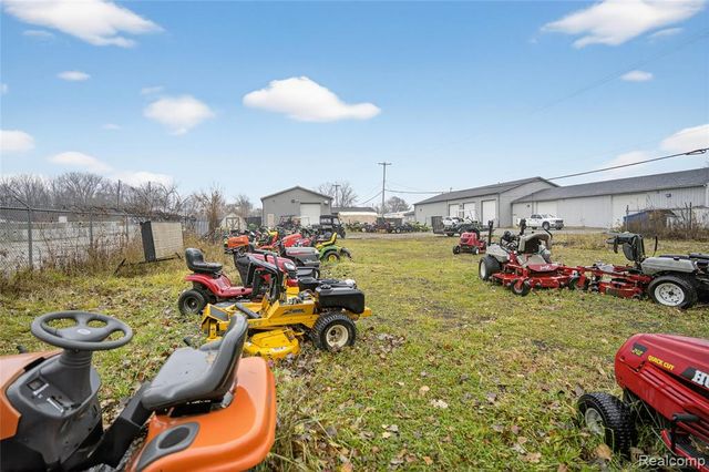 4057 Commerce Drive, Flushing, MI 48433