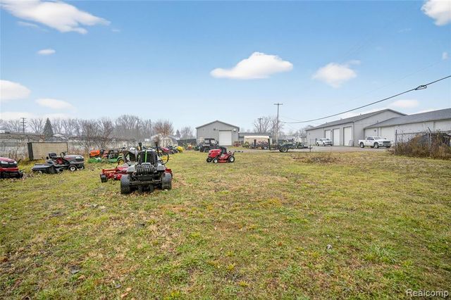 4057 Commerce Drive, Flushing, MI 48433