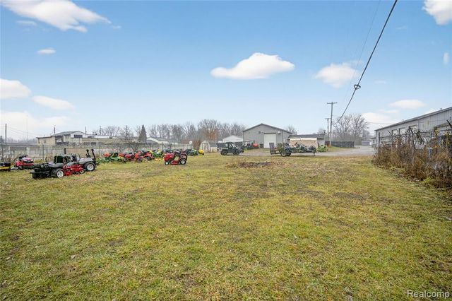 4057 Commerce Drive, Flushing, MI 48433