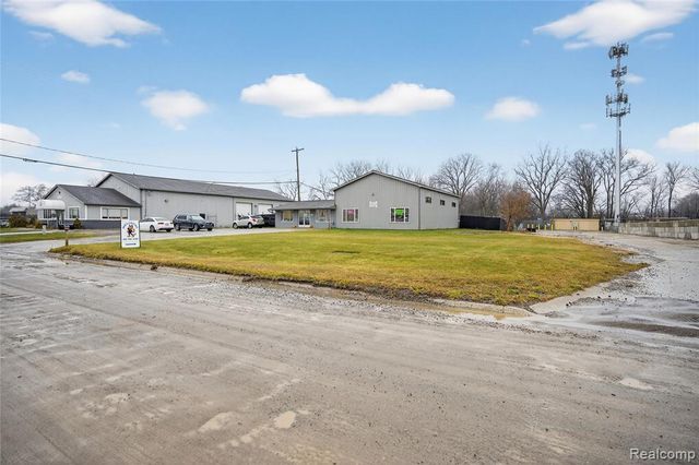 4057 Commerce Drive, Flushing, MI 48433