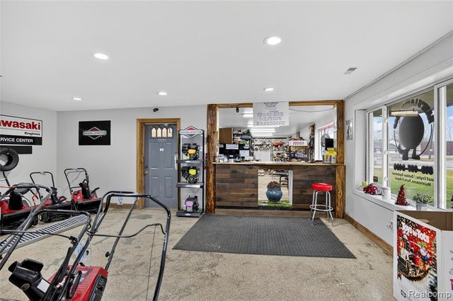 4057 Commerce Drive, Flushing, MI 48433