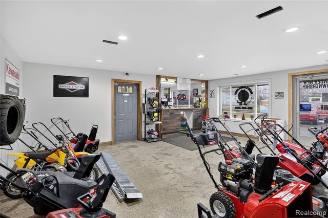 4057 Commerce Drive, Flushing, MI 48433