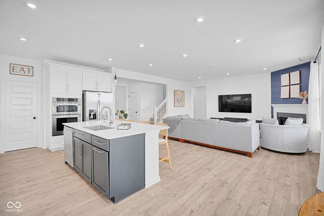 2913 Creekridge Court, Columbus, IN 47201