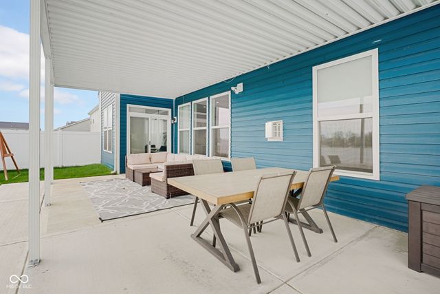 2913 Creekridge Court, Columbus, IN 47201